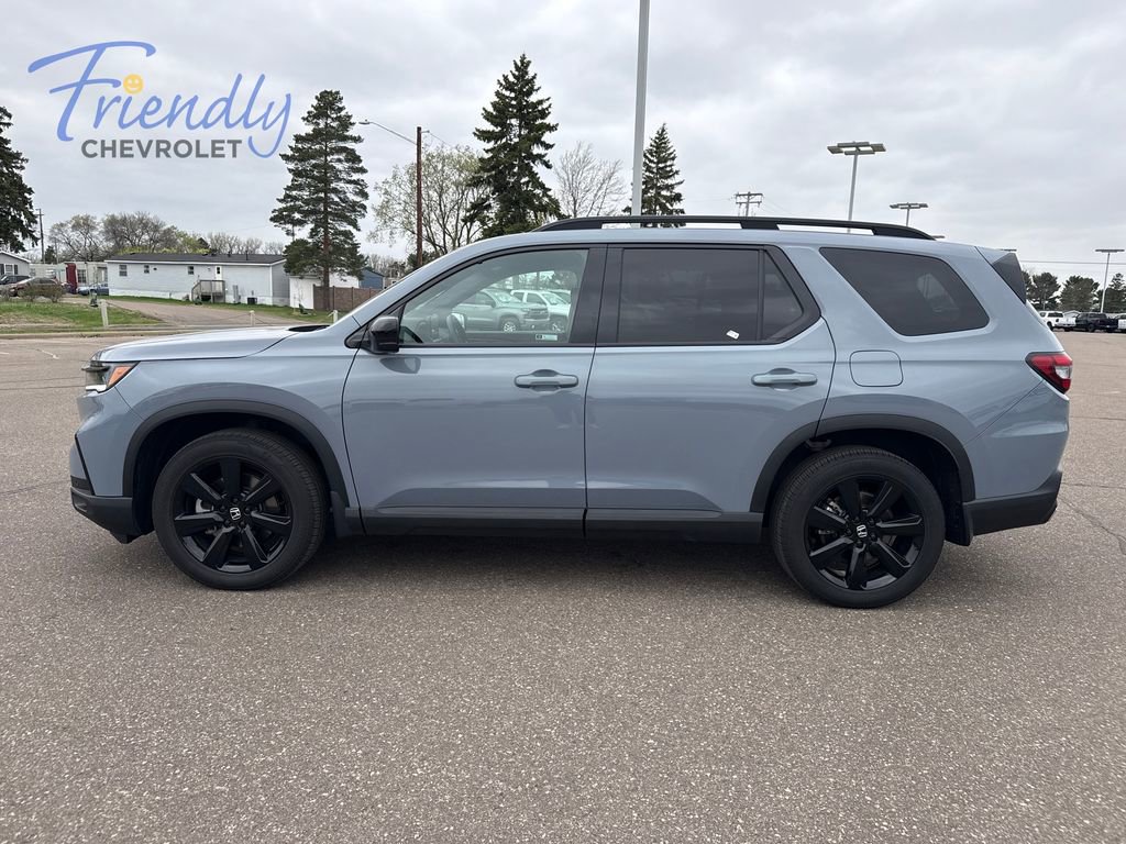 Used 2025 Honda Pilot Black Edition image 2