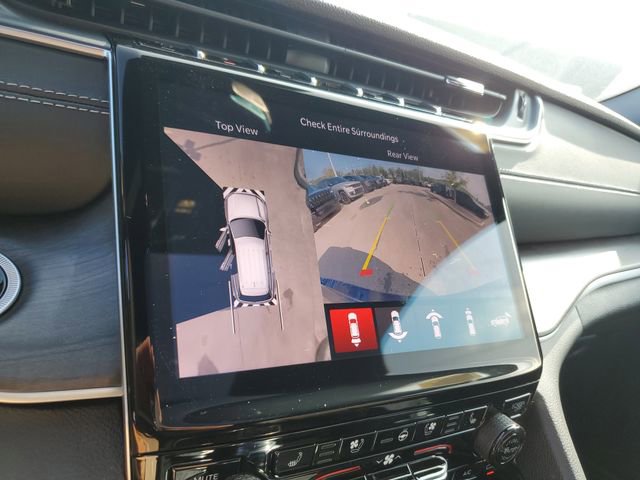 New 2025 Jeep Grand Cherokee Limited w/ Luxury Tech Group II image 11