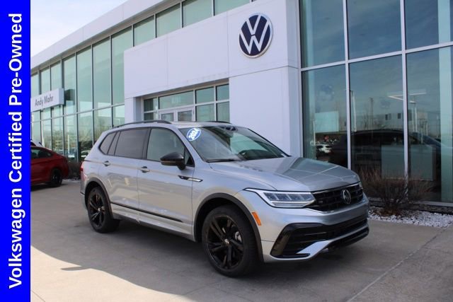 Used 2024 Volkswagen Tiguan SE R-Line image 1