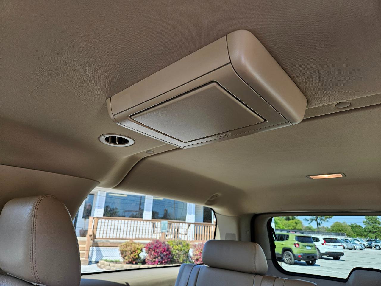 Used 2013 Chevrolet Suburban LTZ AWD/4WD image 21