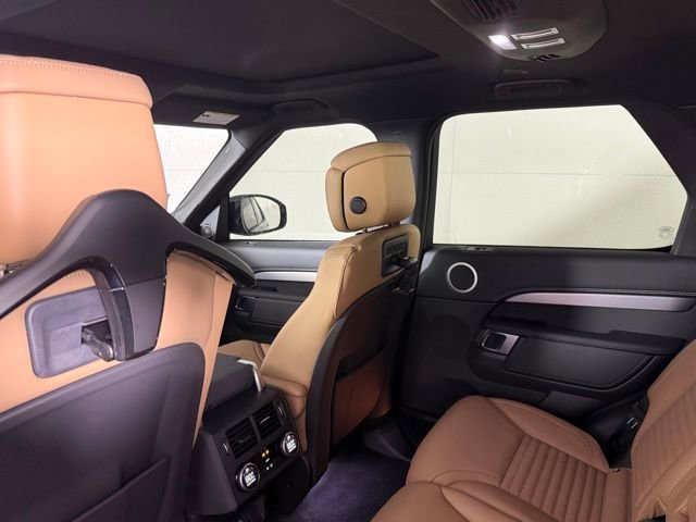 New 2026 Land Rover Discovery Limited Edition image 25