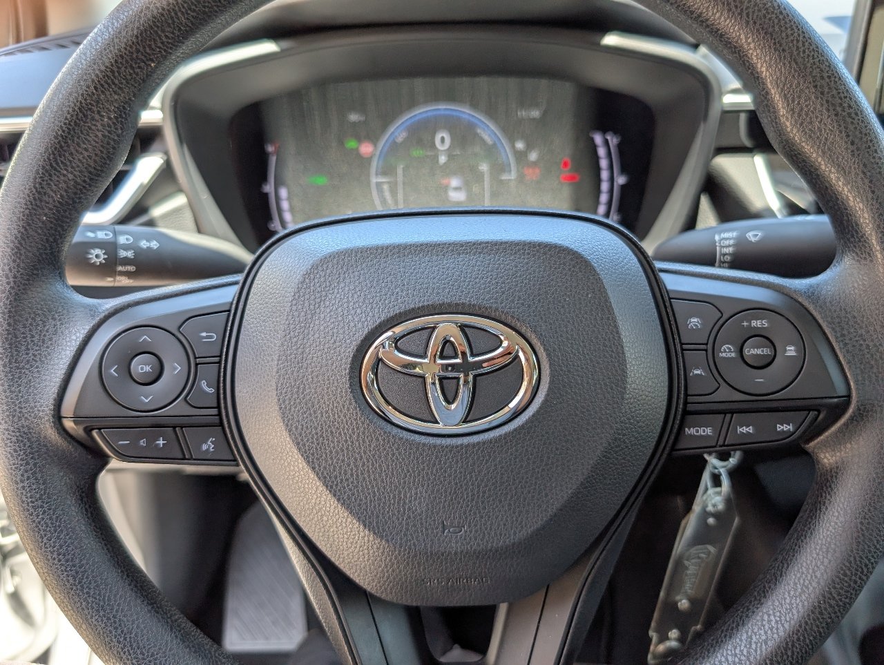 Used 2026 Toyota Corolla LE w/ Carpet Mat Package (TMS) FWD image 18