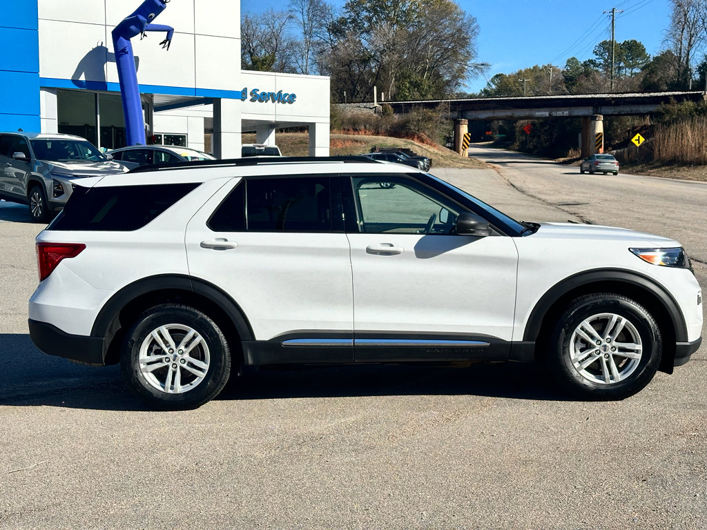 Used 2024 Ford Explorer XLT w/ Equipment Group 202A image 2