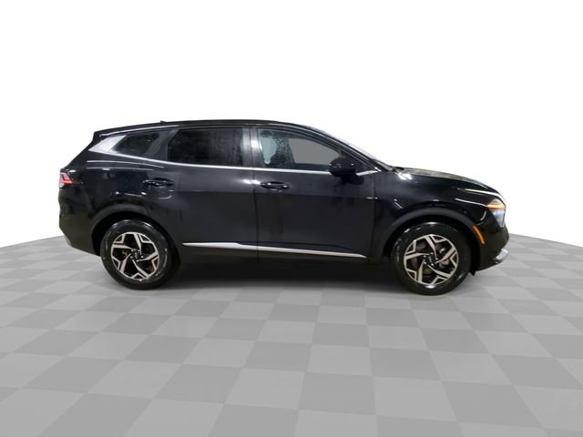 Used 2024 Kia Sportage LX image 3
