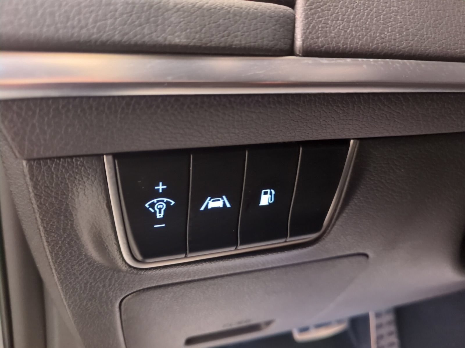 Certified 2023 Kia Stinger GT-Line AWD/4WD image 18
