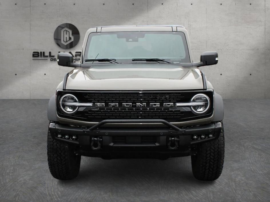 Used 2025 Ford Bronco Badlands image 2
