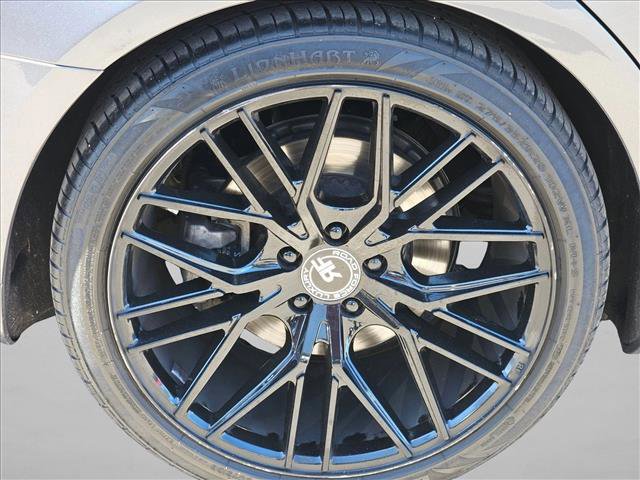 Used 2017 Mercedes-Benz S 550 Sedan image 26