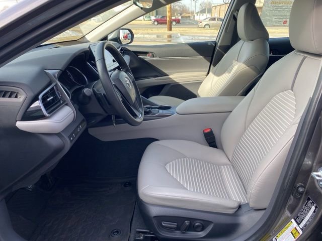 Used 2023 Toyota Camry SE image 12