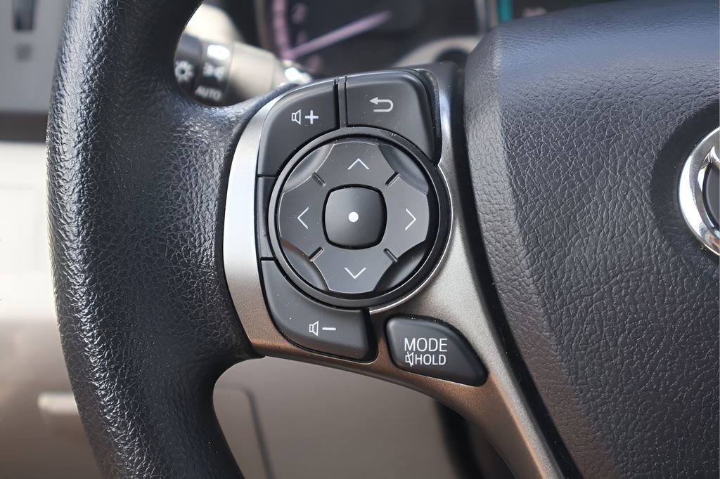 Used 2015 Toyota Venza LE AWD/4WD image 20