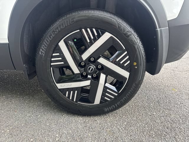 New 2026 Nissan Kicks SV w/ Cold Weather Package FWD image 33