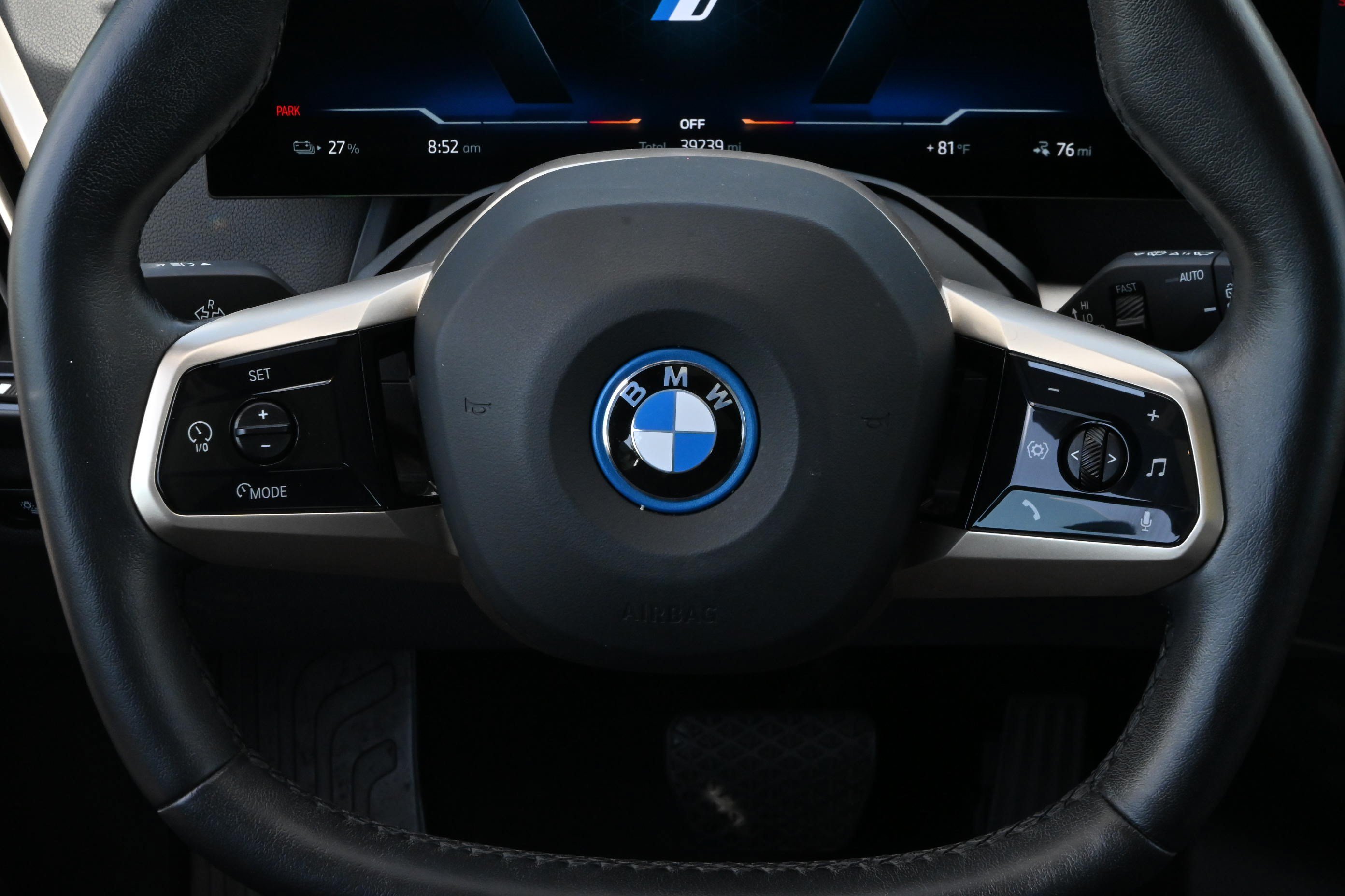 Certified 2023 BMW iX xDrive50 w/ Premium Package AWD/4WD image 32