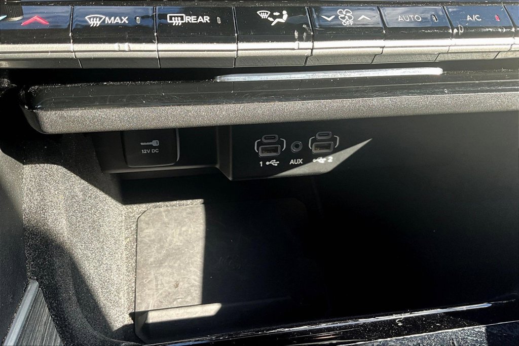 Used 2024 Jeep Wagoneer Series II AWD/4WD image 26