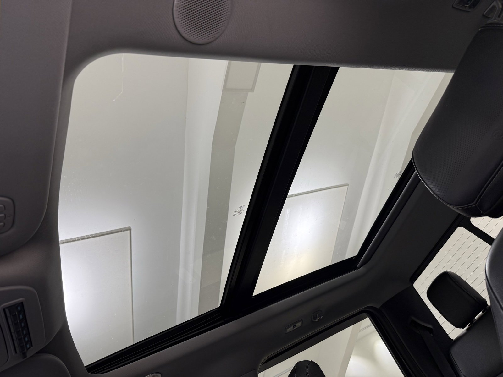 Used 2023 Ford F250 Lariat w/ Lariat Ultimate Package image 19