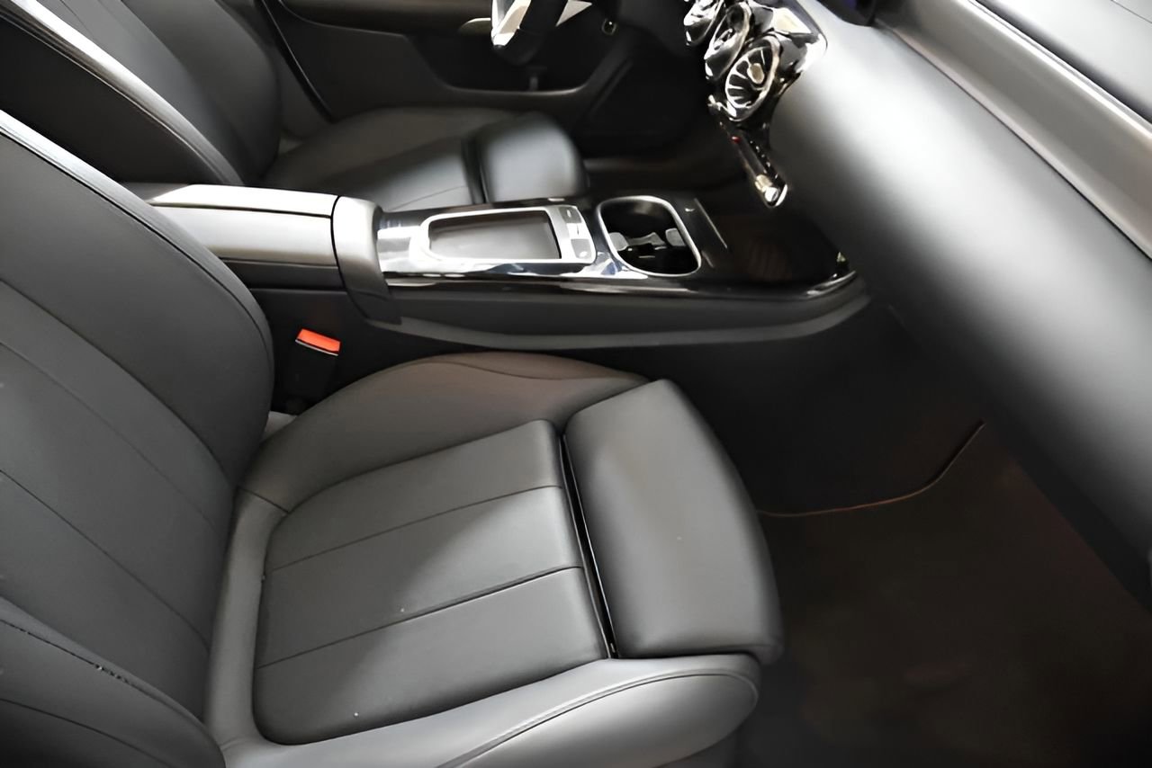 Used 2025 Mercedes-Benz CLA 250 image 36