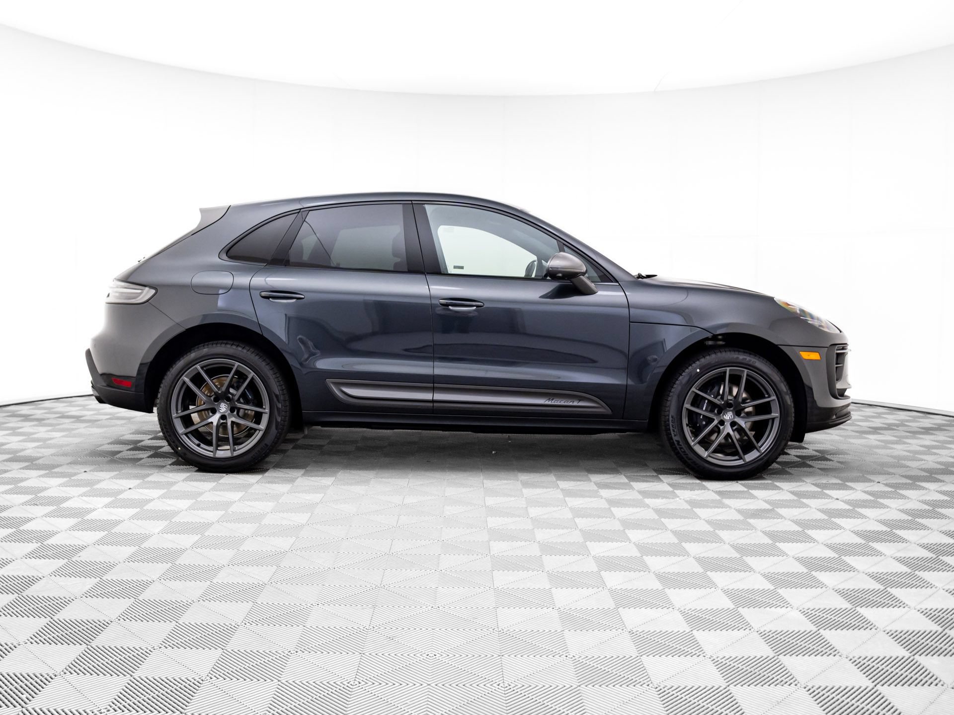 New 2026 Porsche Macan Turbo AWD/4WD image 8