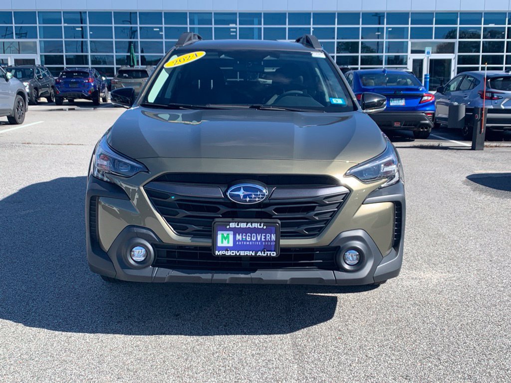 Used 2024 Subaru Outback Premium AWD/4WD image 2