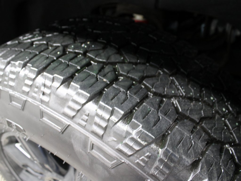 Used 2024 GMC Sierra 2500 AT4 image 7