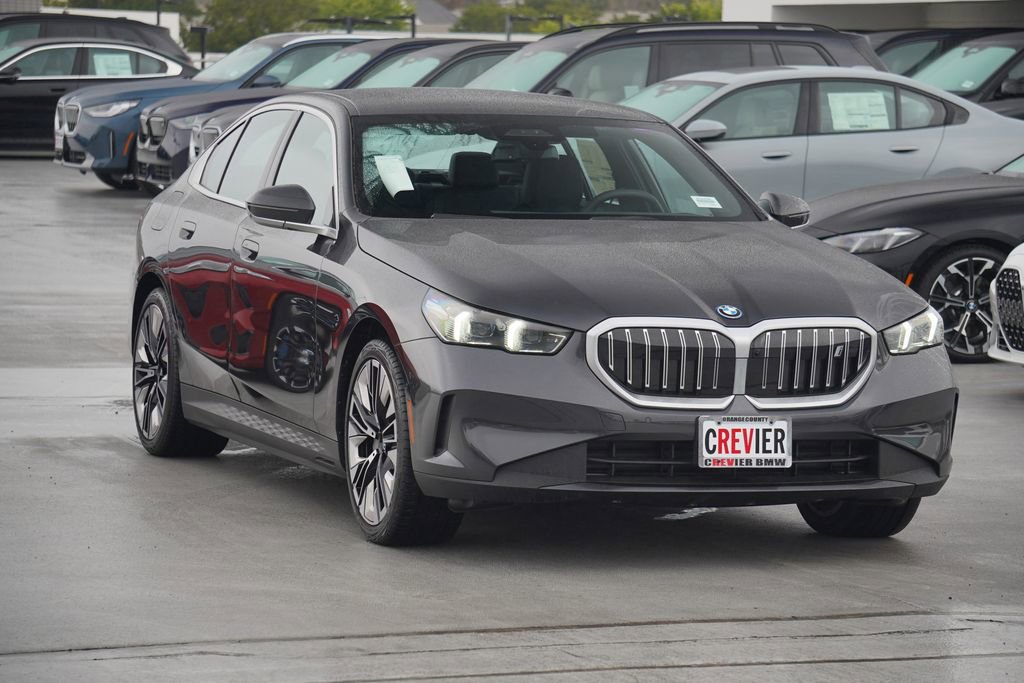 Used 2025 BMW i5 xDrive40 w/ Premium Package image 3