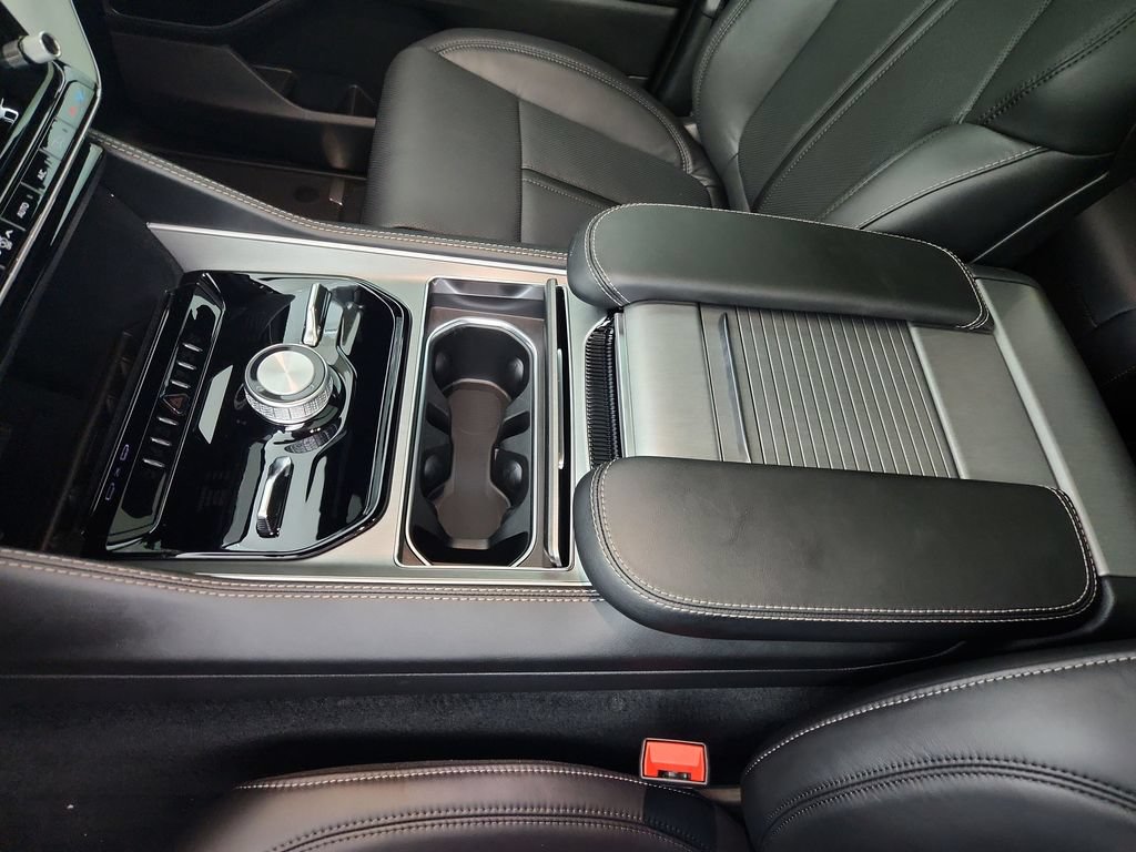 New 2026 Jeep Grand Wagoneer L Limited AWD/4WD image 30