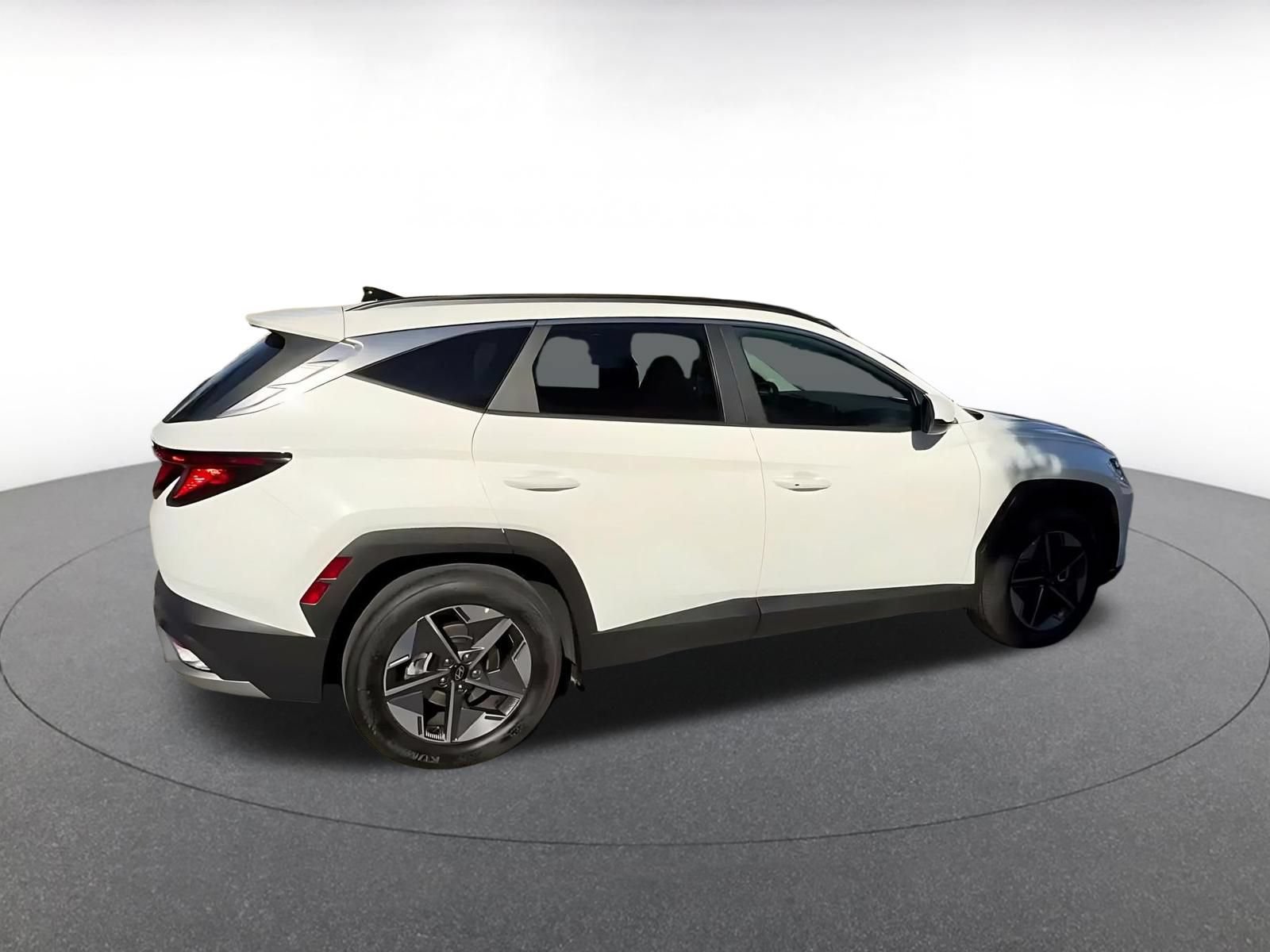 Used 2026 Hyundai Tucson SEL FWD image 14