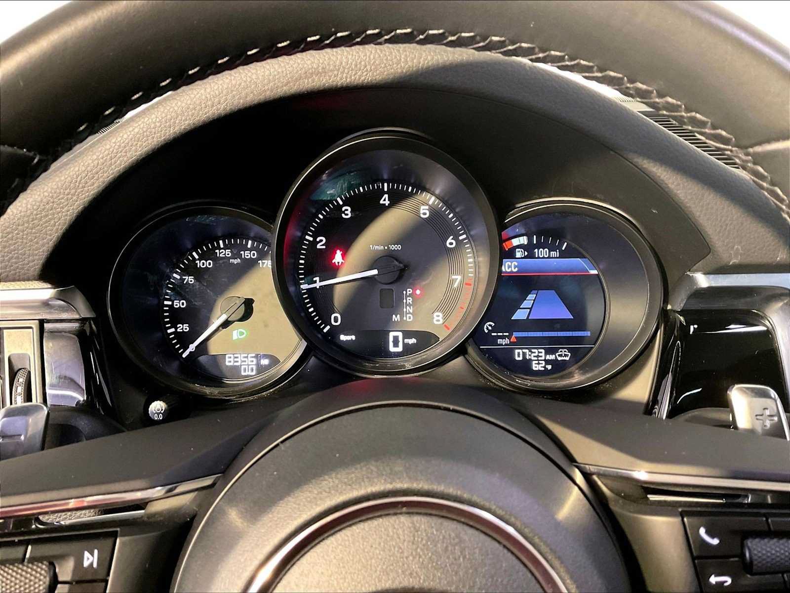 Certified 2023 Porsche Macan AWD/4WD image 29