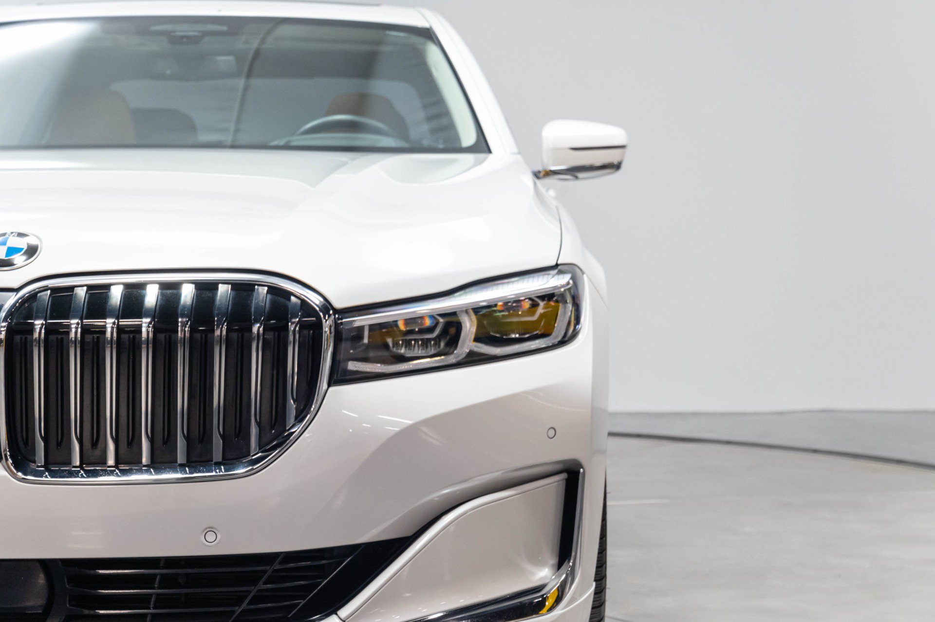 Used 2022 BMW ALPINA B7 xDrive AWD/4WD image 47