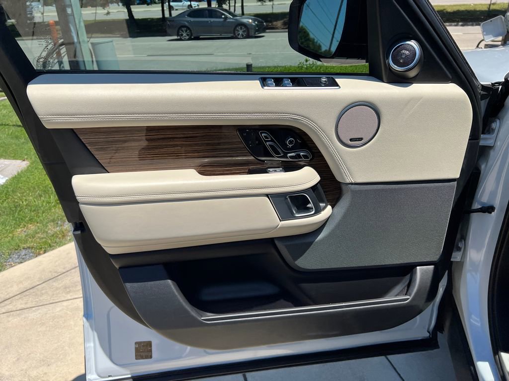 Used 2019 Land Rover Range Rover Supercharged AWD/4WD image 16
