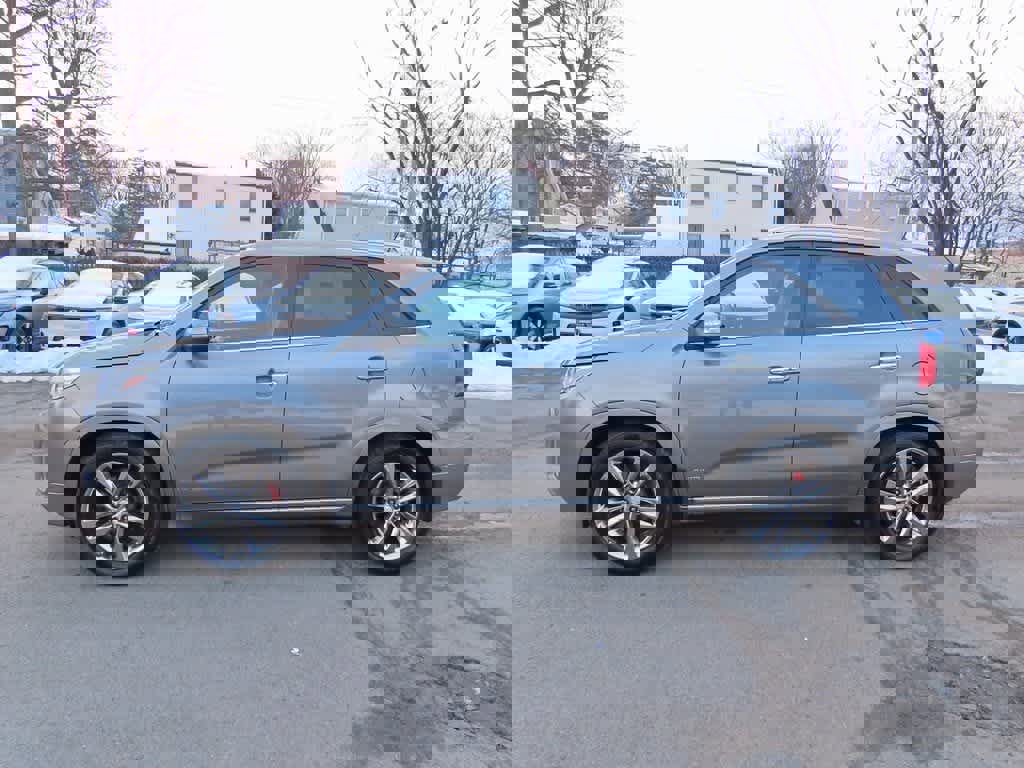 Used 2014 Kia Sorento SX w/ 3rd Row Package image 3