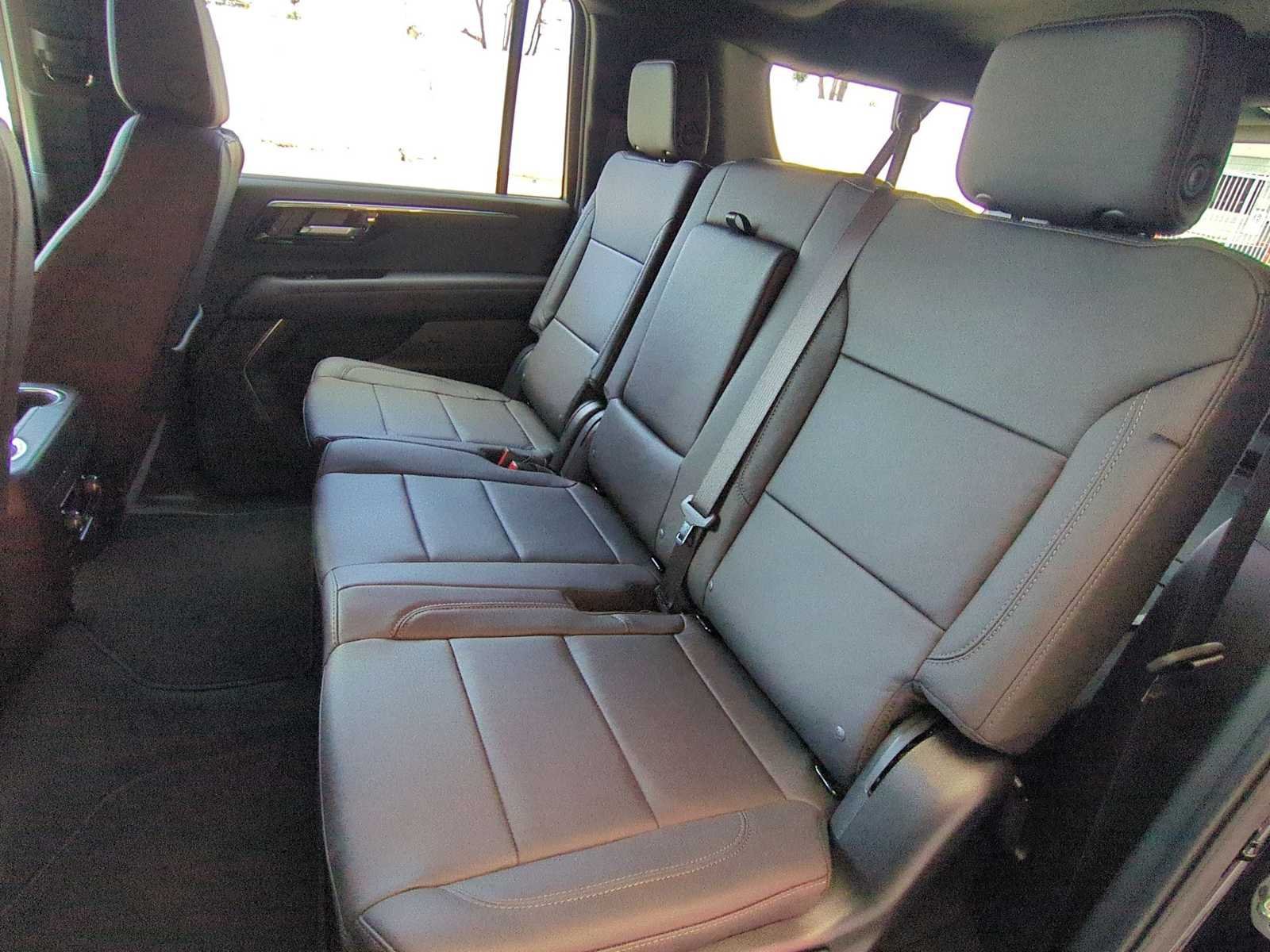 New 2026 Chevrolet Suburban LT RWD image 24