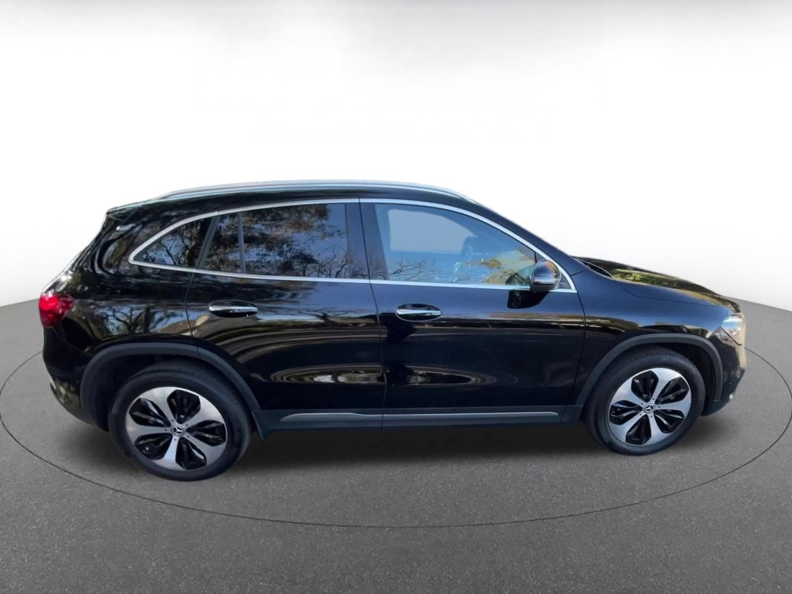 Used 2025 Mercedes-Benz GLA 250 4MATIC image 16