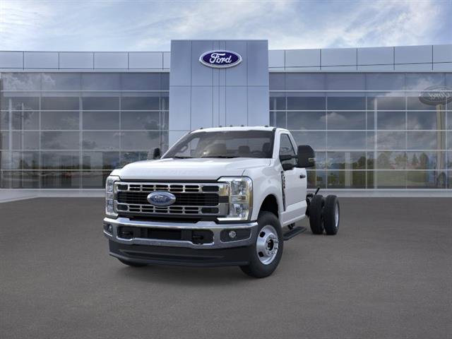 New 2026 Ford F350 XL w/ XL Chrome Package image 3