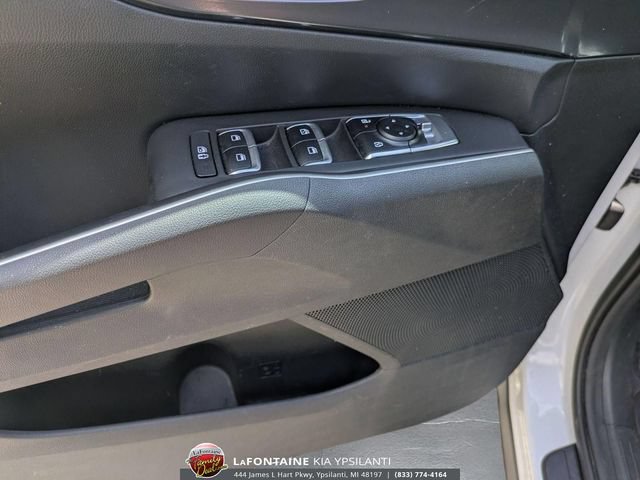 Certified 2025 Kia Sorento LX FWD image 15