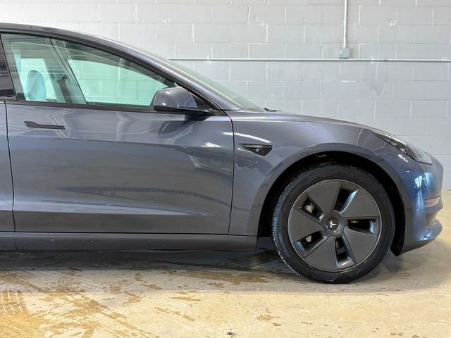 Used 2023 Tesla Model 3 Standard Range image 4