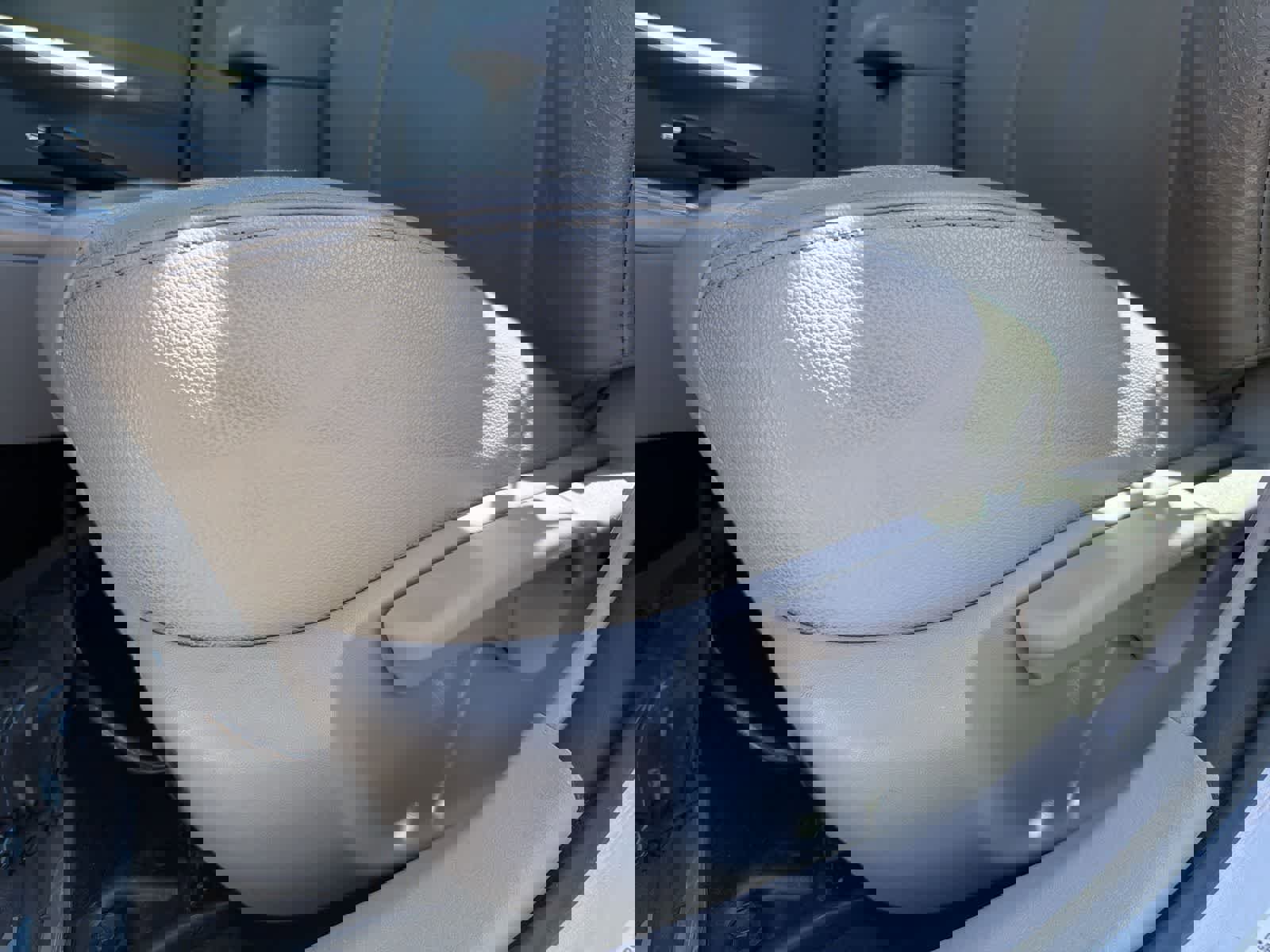 Used 2013 Toyota Corolla LE FWD image 18