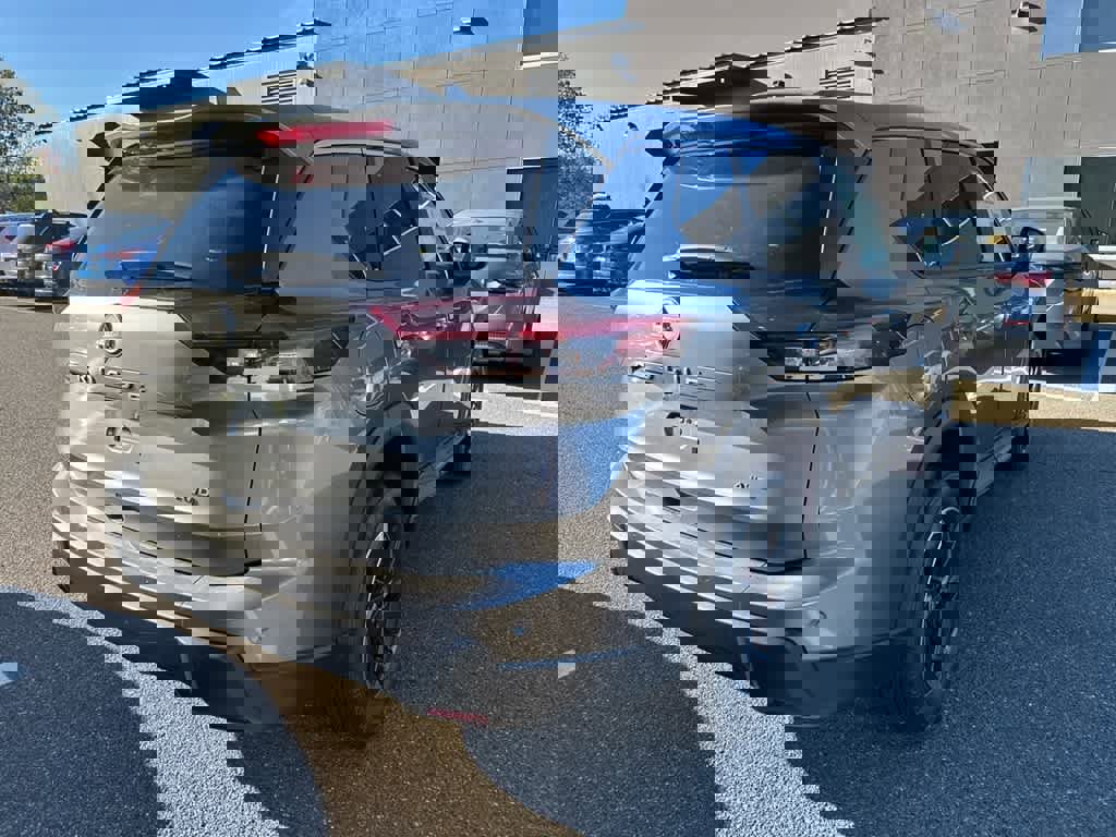 New 2026 Nissan Rogue SV image 7