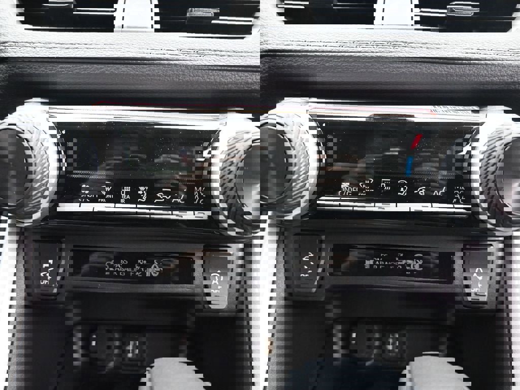 New 2025 Toyota RAV4 LE image 31