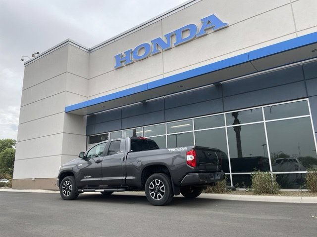 Used 2020 Toyota Tundra SR5 w/ TRD Off-Road Package AWD/4WD image 17