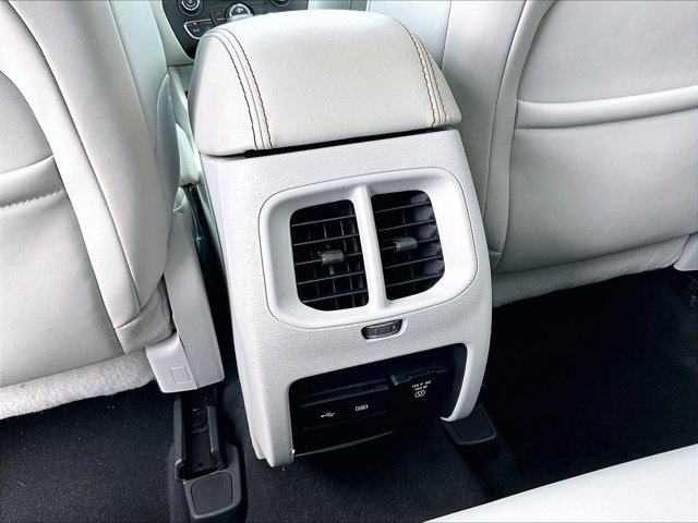 Used 2019 Jeep Cherokee Limited FWD image 25
