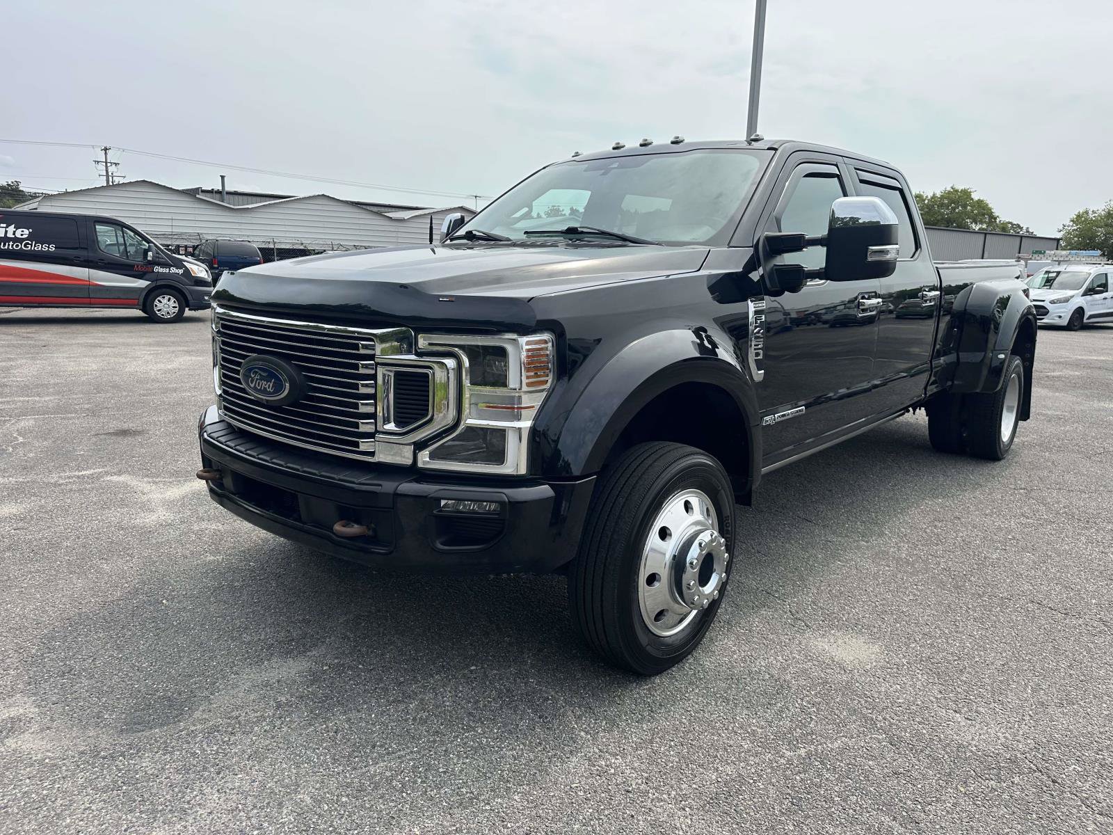 Used 2022 Ford F450 Platinum w/ FX4 Off-Road Package AWD/4WD image 3
