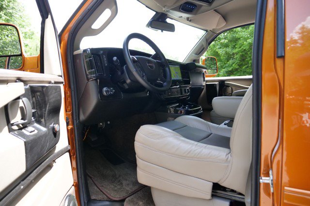 Used 2025 GMC Savana 2500 Extended w/ Driver Convenience Package RWD image 21
