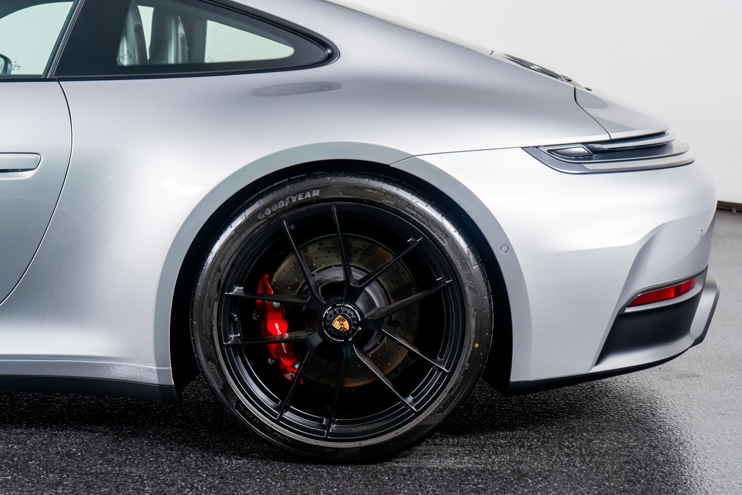 Used 2025 Porsche 911 Carrera GTS image 17