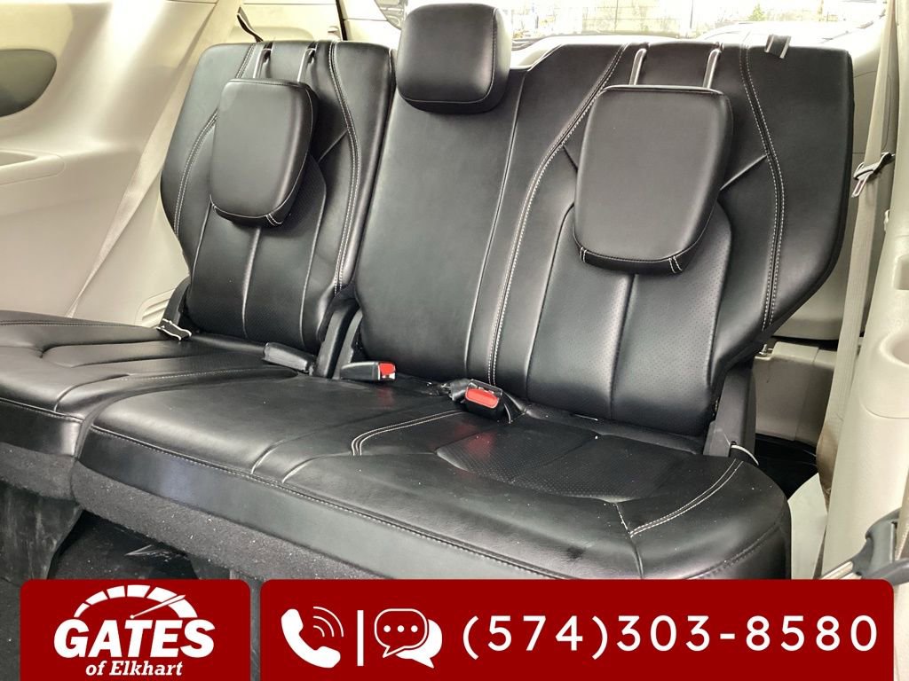 Used 2023 Chrysler Pacifica Touring-L FWD image 14