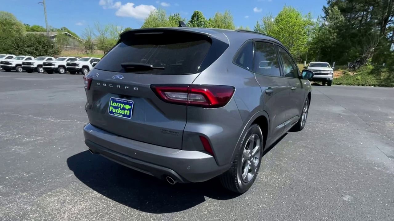 Used 2024 Ford Escape ST-Line w/ Tech Pack #1 FWD image 8