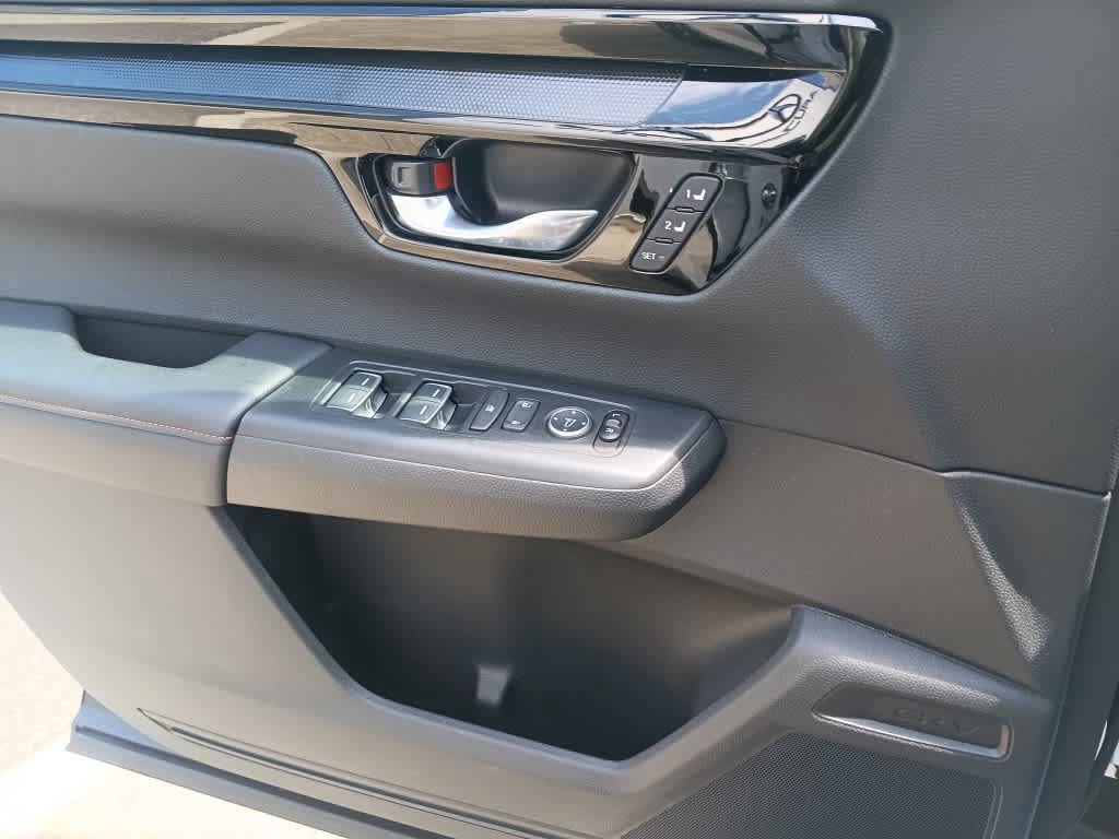 Used 2025 Honda CR-V Sport Touring image 14
