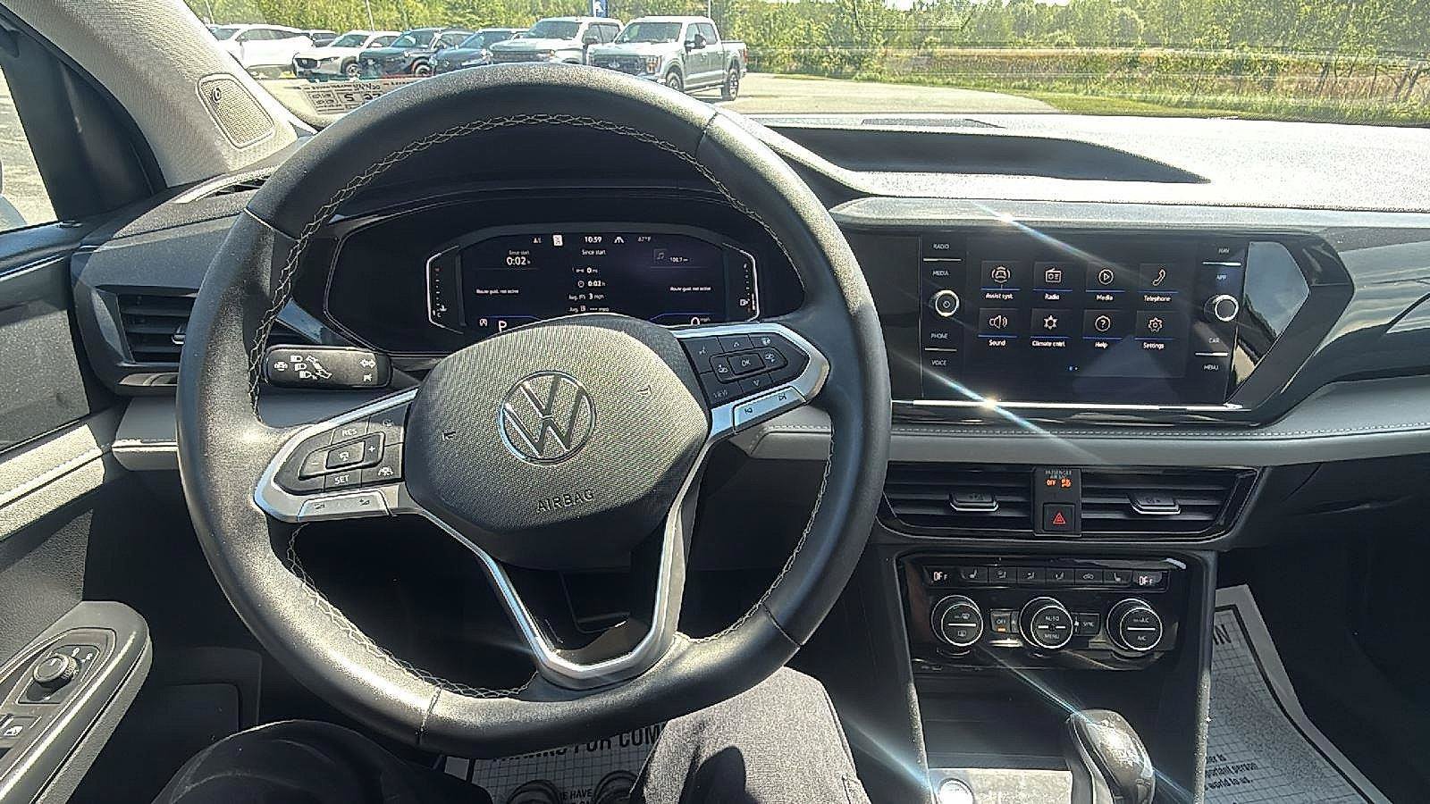 Used 2023 Volkswagen Taos SEL AWD/4WD image 26