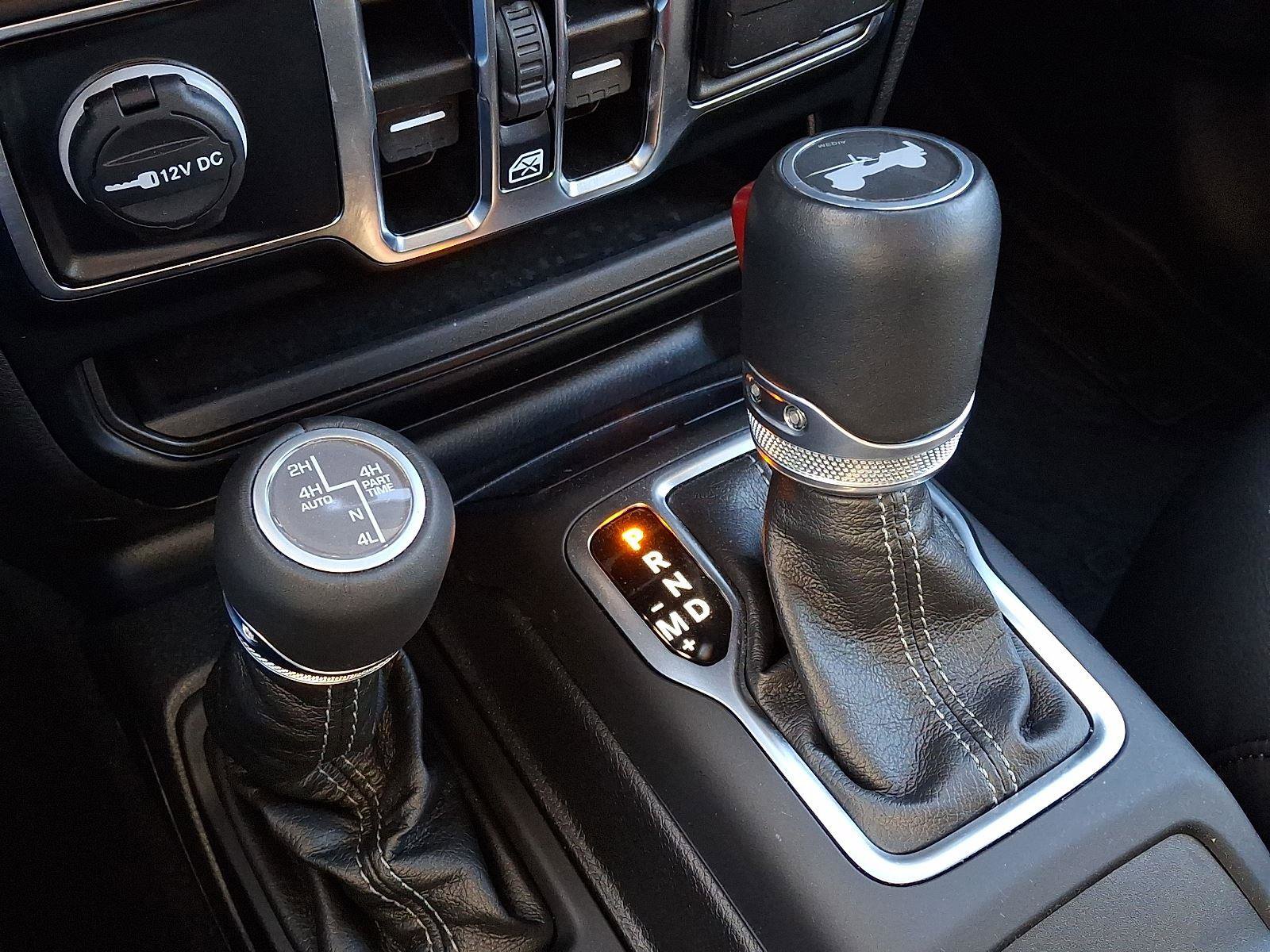 Used 2024 Jeep Wrangler Unlimited Sahara w/ Technology Group image 14