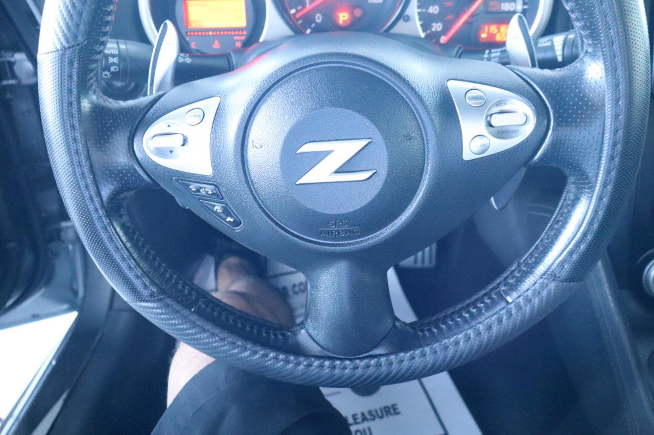 Used 2014 Nissan 370Z Touring RWD image 19