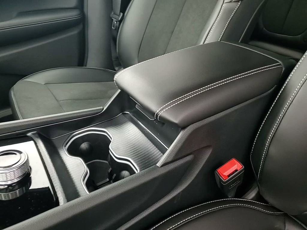 New 2025 Jeep Grand Cherokee L Altitude image 34