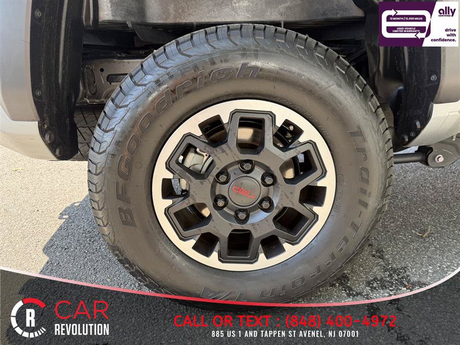 Used 2024 Toyota Tacoma TRD Off-Road AWD/4WD image 8