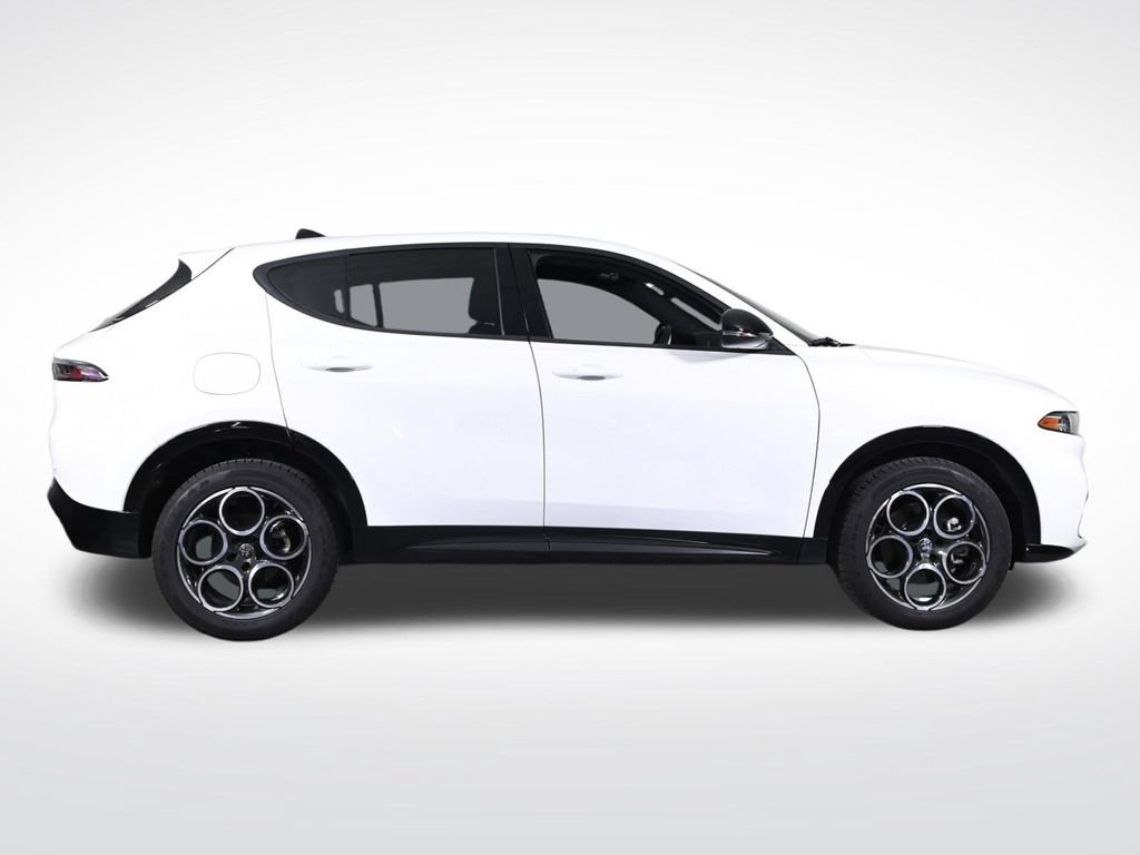 Used 2025 Alfa Romeo Tonale AWD/4WD image 6